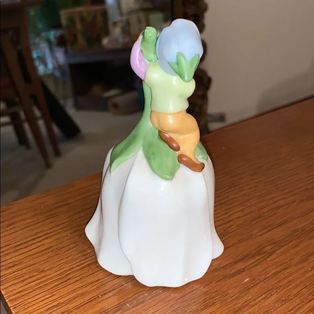 Vtg  1983 Avon porcelain elf bell‎